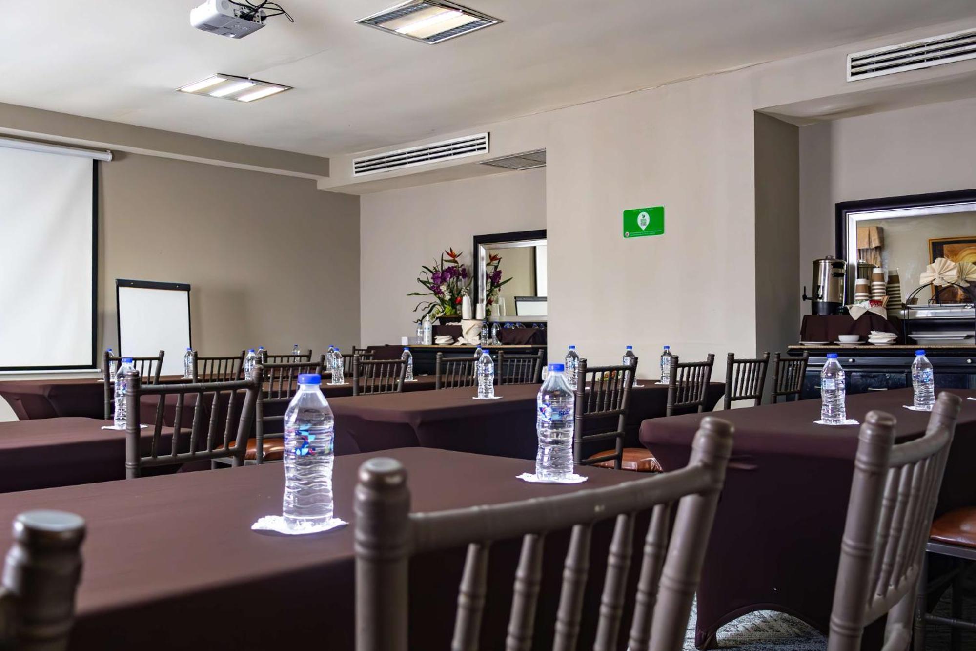 Best Western Plus Monterrey Airport Apodaca Exterior photo