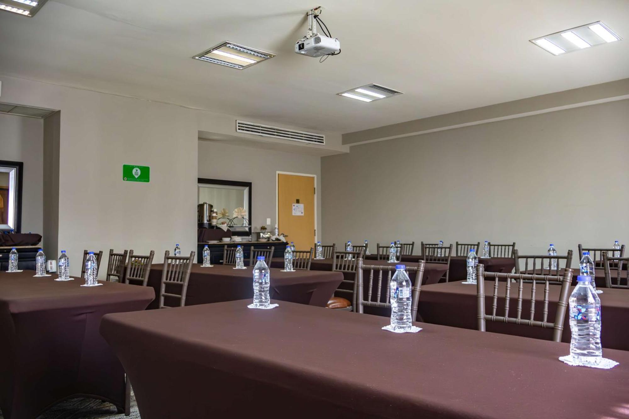 Best Western Plus Monterrey Airport Apodaca Exterior photo